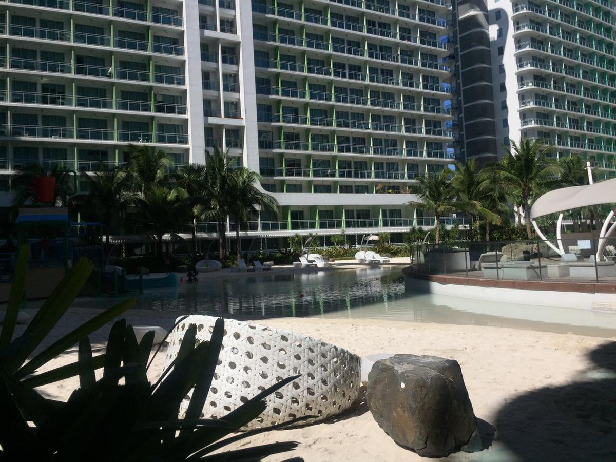 Azure Urban Beach Resort Manila By Radlett Exterior foto