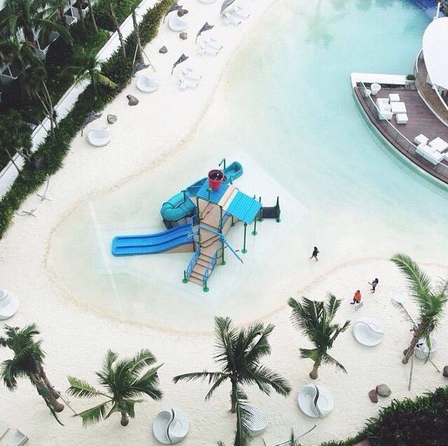 Azure Urban Beach Resort Manila By Radlett Exterior foto