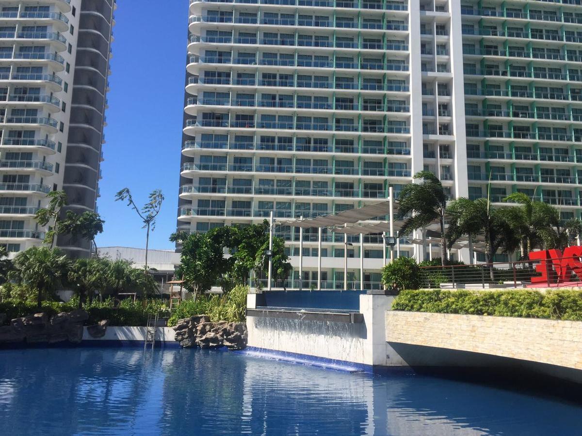 Azure Urban Beach Resort Manila By Radlett Exterior foto