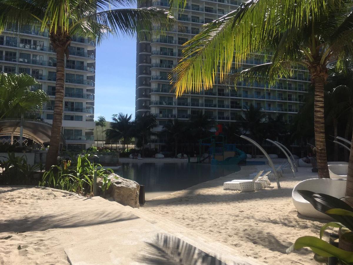 Azure Urban Beach Resort Manila By Radlett Exterior foto