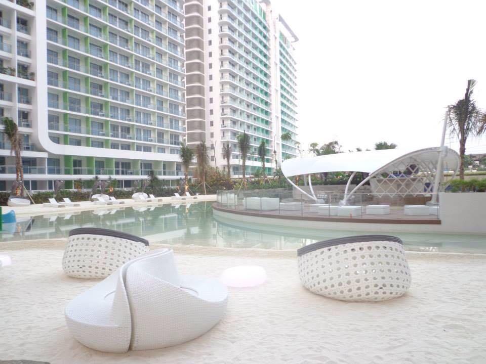 Azure Urban Beach Resort Manila By Radlett Exterior foto