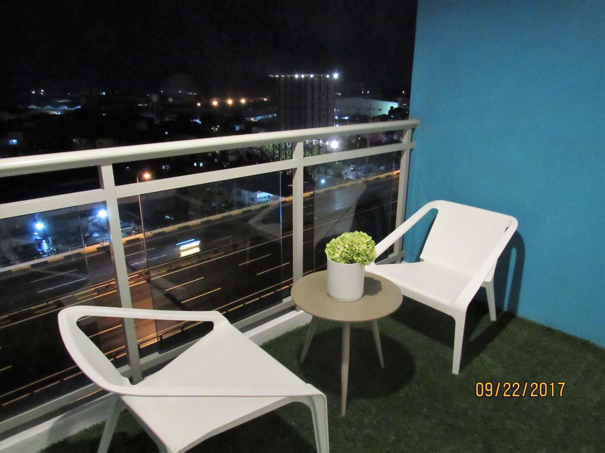 Azure Urban Beach Resort Manila By Radlett Exterior foto