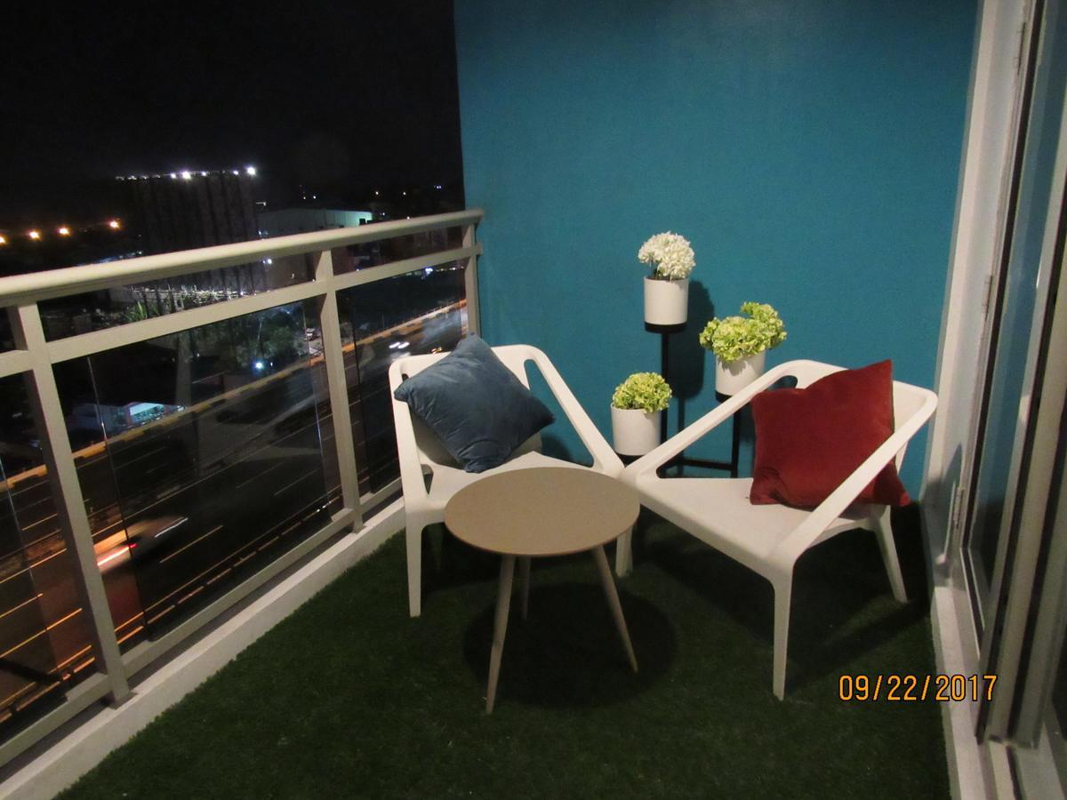 Azure Urban Beach Resort Manila By Radlett Exterior foto