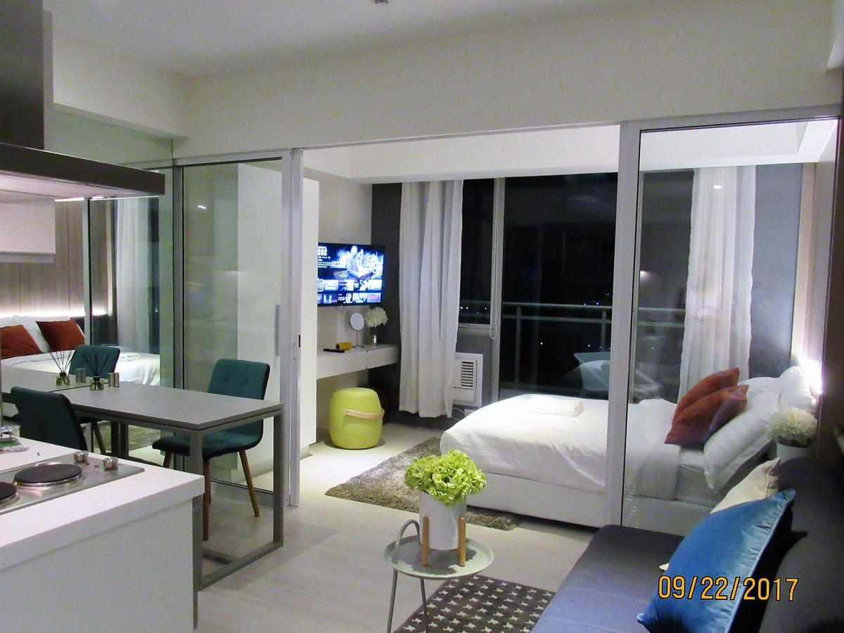 Azure Urban Beach Resort Manila By Radlett Exterior foto
